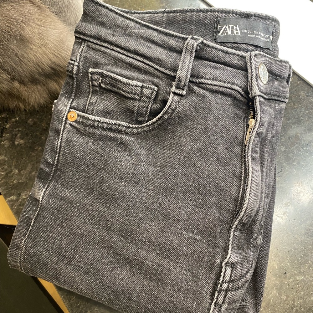 HI-RISE ZARA SCULPT JEANS size 0! IT RAN SMALL ON ME!